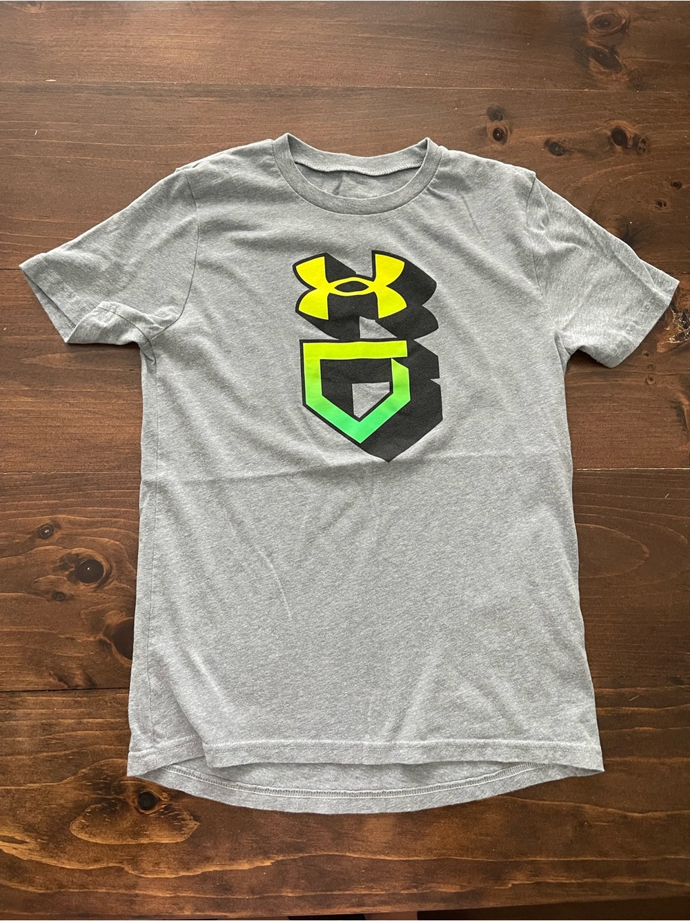 Boy’s Under Armour Short Sleeve Shirt Bundle - Picture 9 of 10
